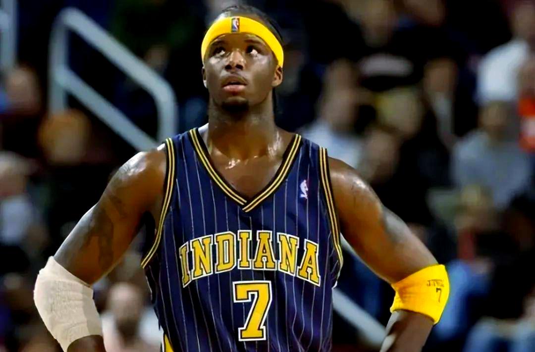 关于篮球新秀崭露头角,备受瞩目的信息 关于篮球新秀崭露头角,备受瞩目的信息