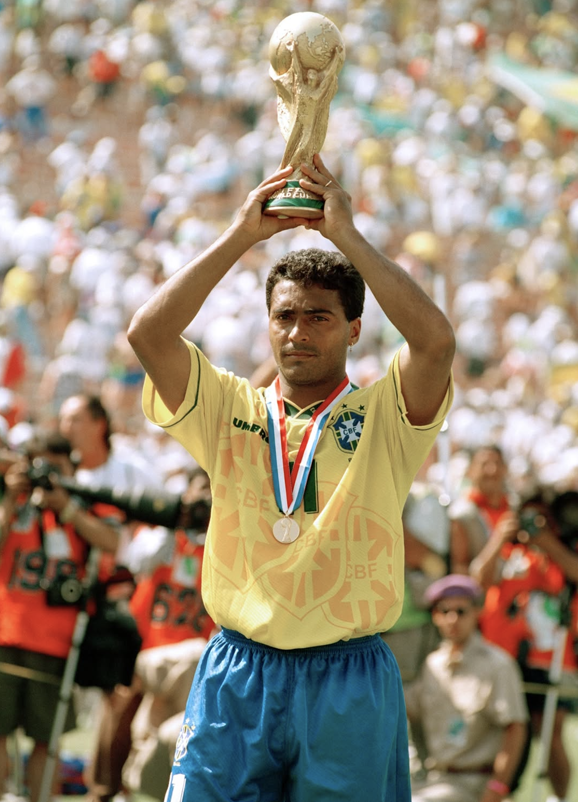 罗马尼亚选手斩获佳绩，勇夺冠军