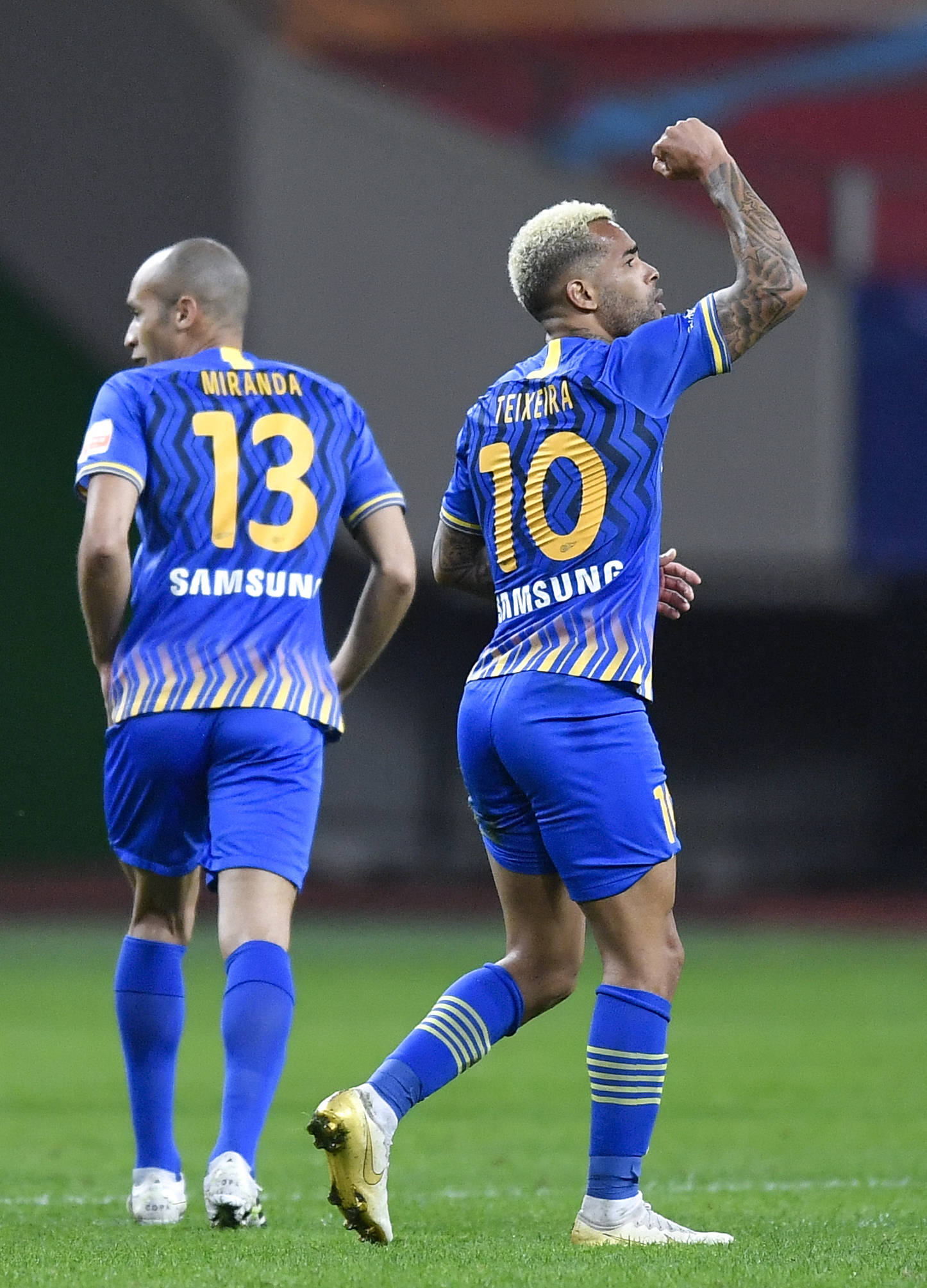 华夏幸福客场逼平江苏苏宁，稳健发挥