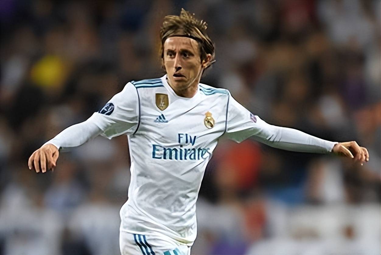 埃尔切战平格拉纳达，艰难保持不败的简单介绍