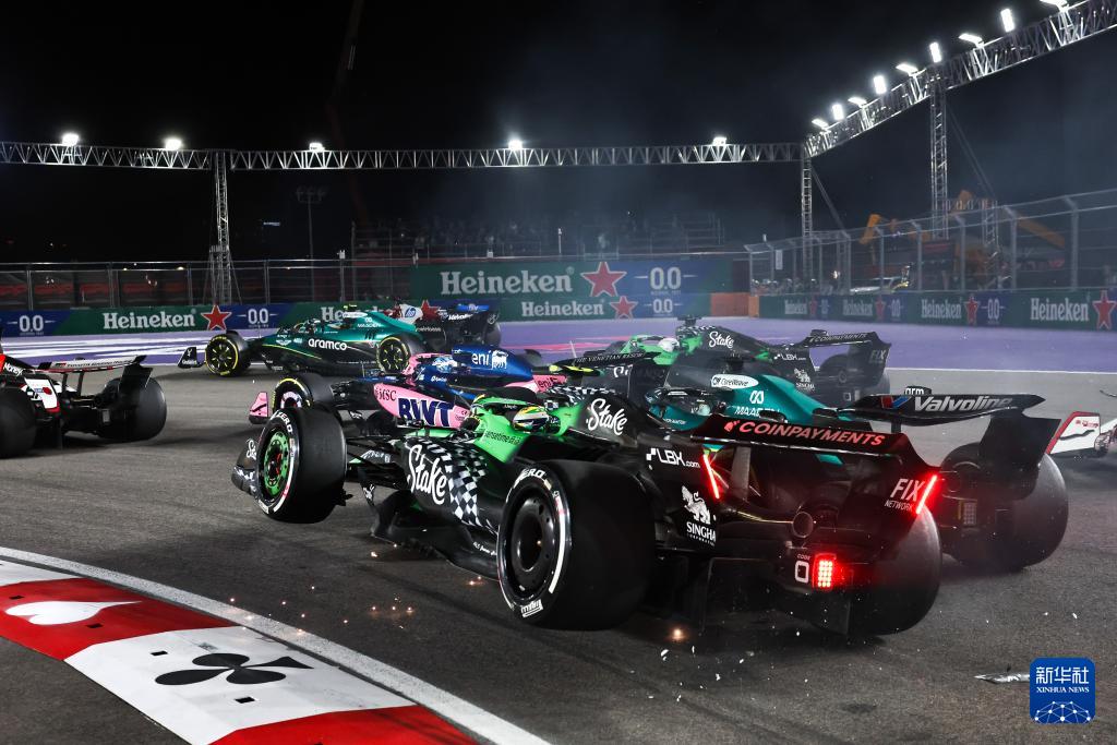索伯车队力克阿斯顿马丁，维斯塔潘带队取胜