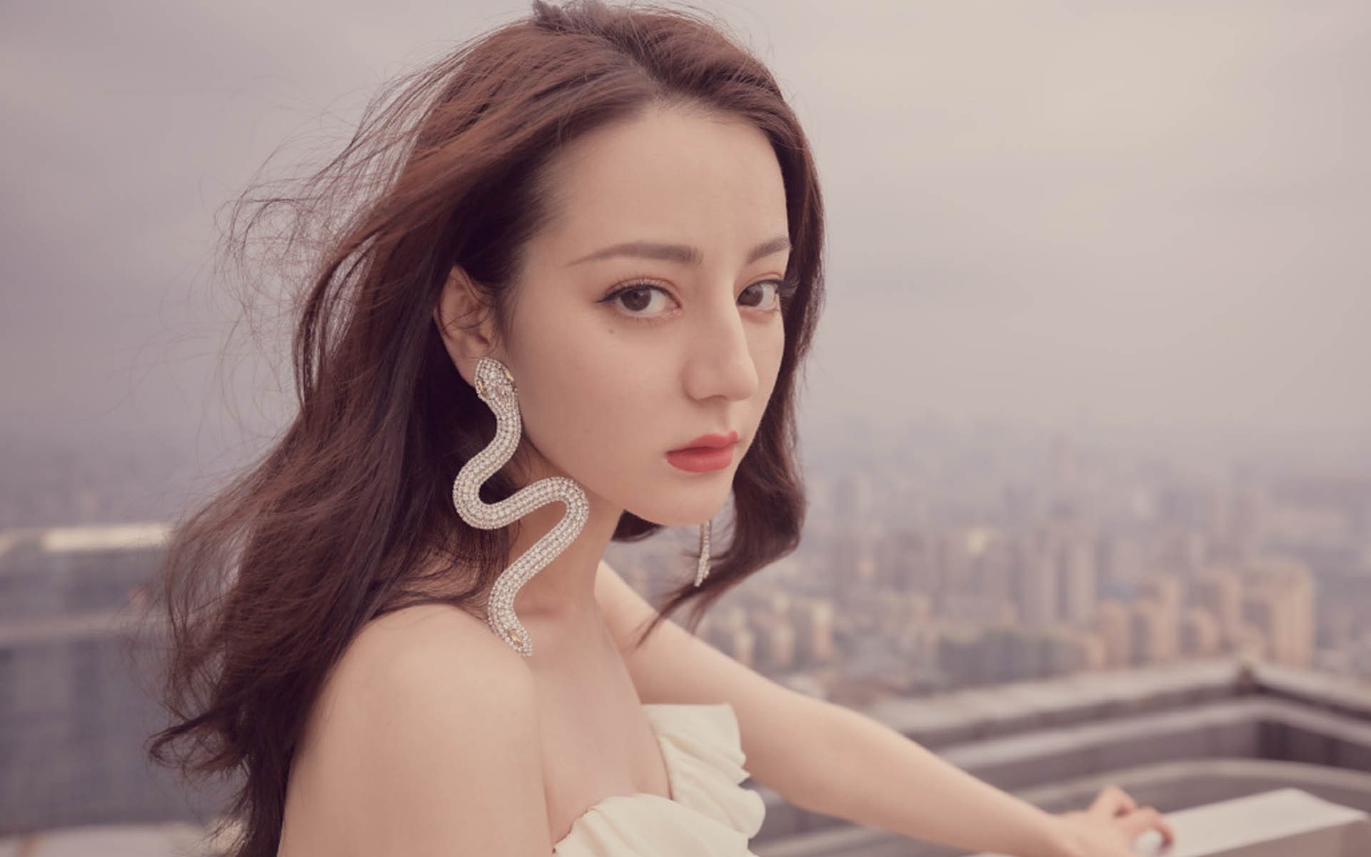 左脚英超右脚NBA，利拉德撕裂时空的跨界统治