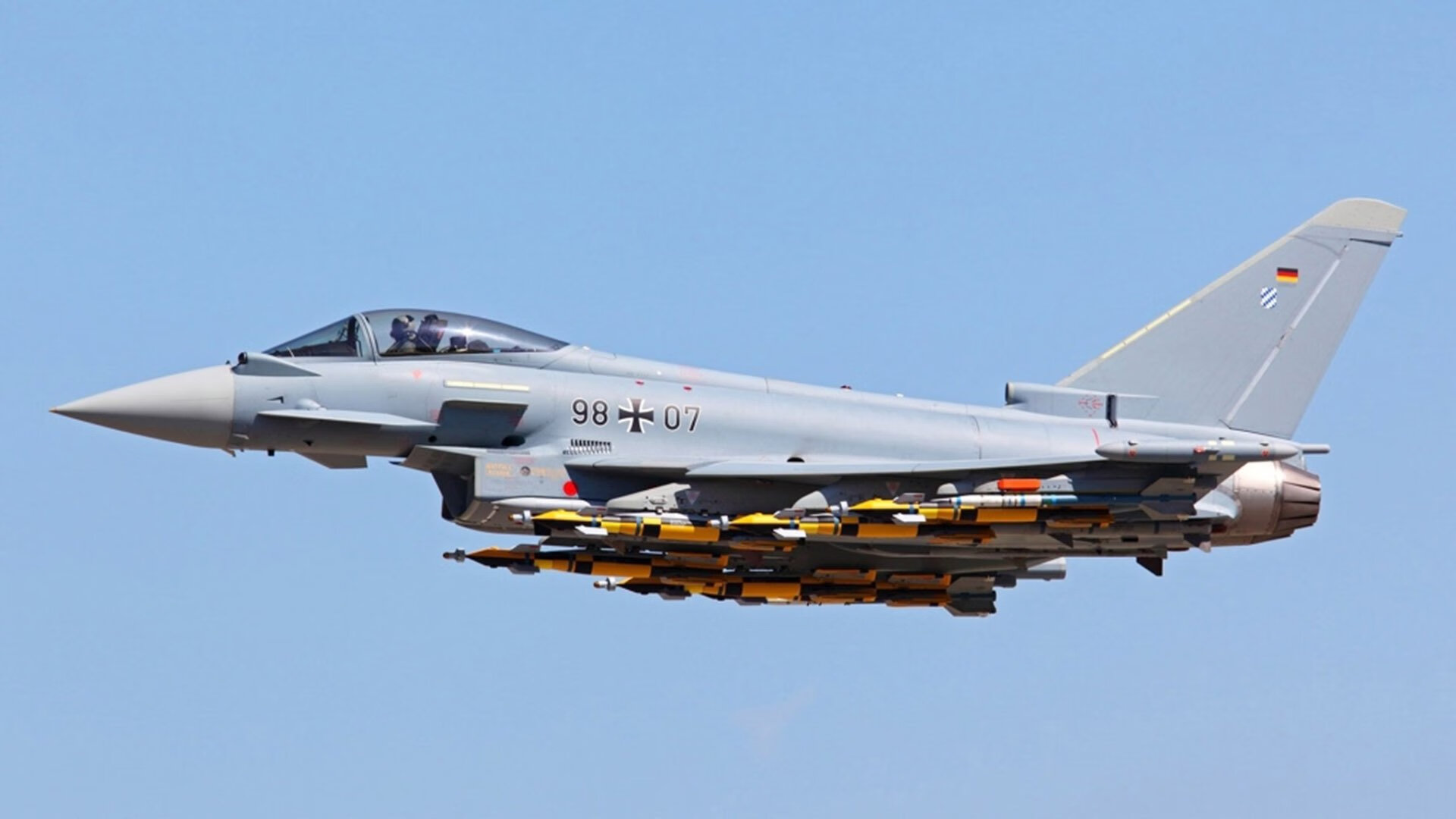 格纳布里爆发，多特蒙德生死战取胜巴西，一场改写历史的友谊赛