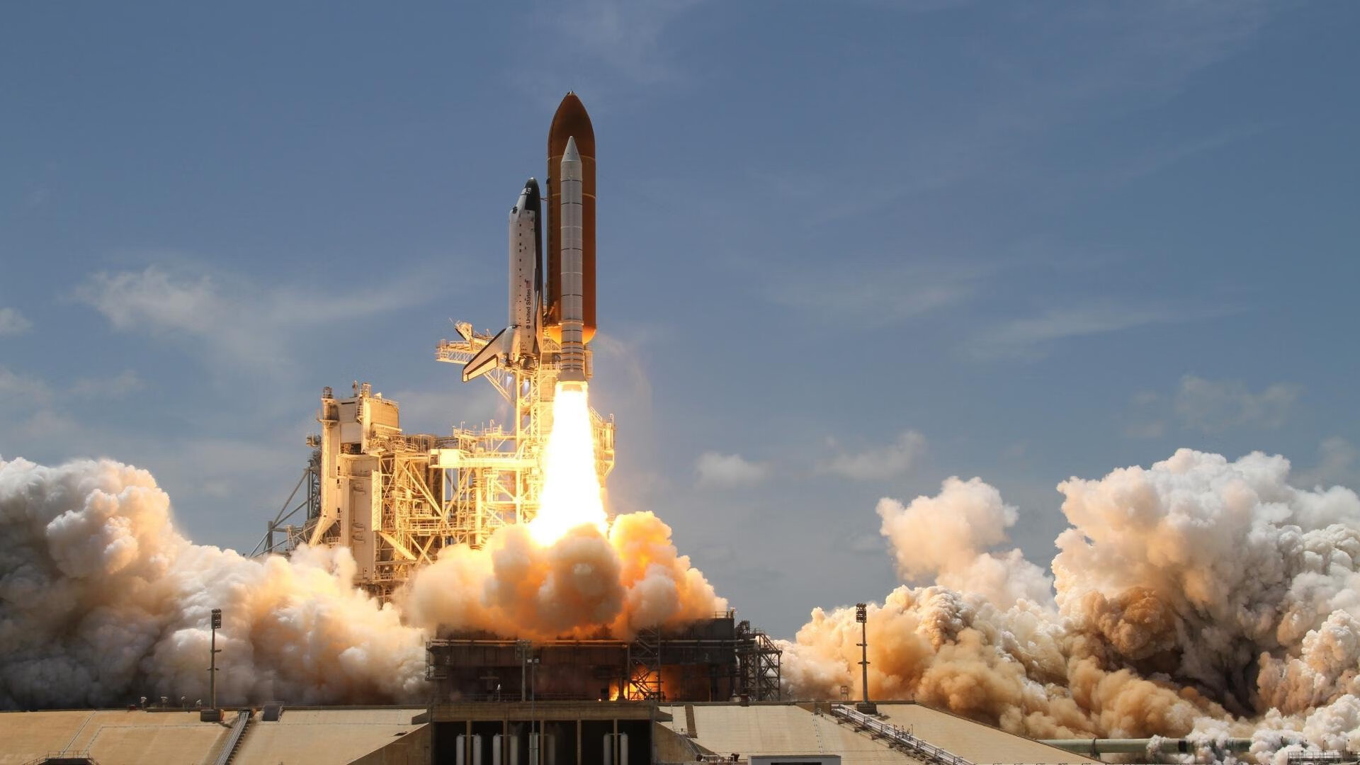 跨界巅峰对决!NBA热火队狂胜CBA广东队,年度焦点战引爆篮球圈